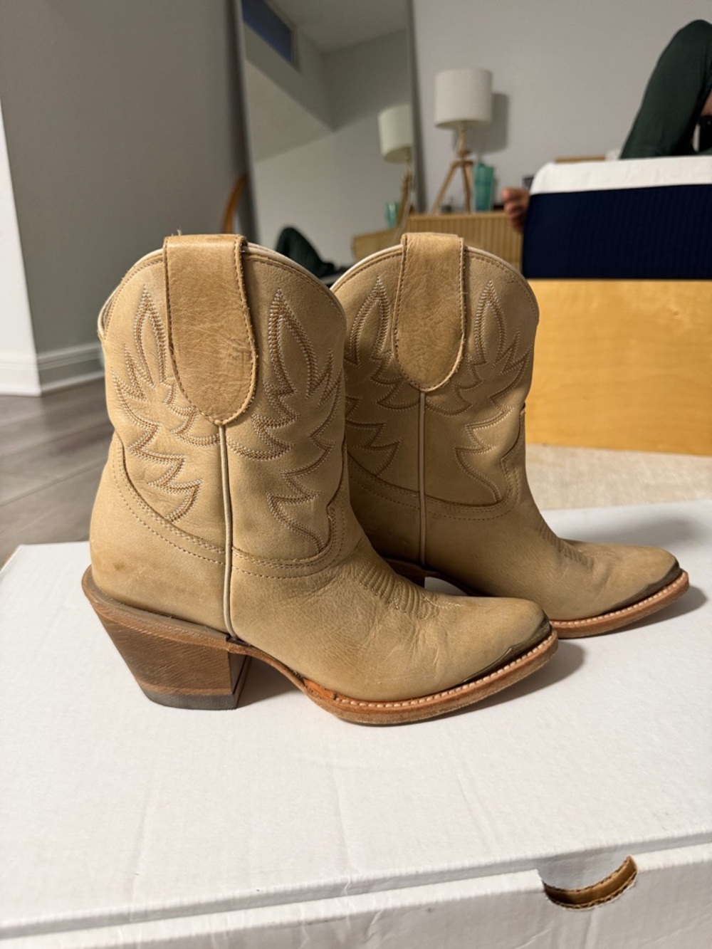 Idyllwind Tan Women's Western Ankle Boots